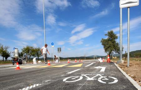 HITROSTNE OVIRE NA CESTI DOLENJE JEZERO CERKNICA 04 FOTO LJUBO VUKELIČ – kopija